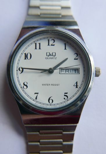 Vintage Q&Q Quartz Watch Men Silver White Day Date Analog New Battery works well