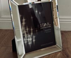 Stunning large 8inx10in mirrored photo frame