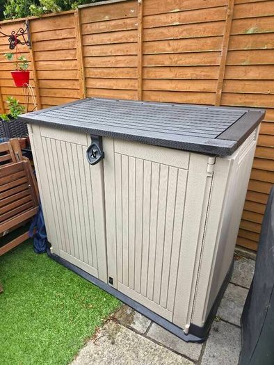 Keter Store it out midi Wood effect Garden storage box 880L, garden shed
