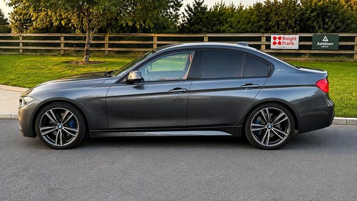 BMW 330e M Sport Plug-in Hybrid  2016