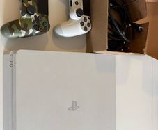 PS4 Slim white 500GB