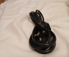 Power Cable - UK BS1363 (3 Pin) Plug to IEC320 C13 (Kettle/Computer) 2M