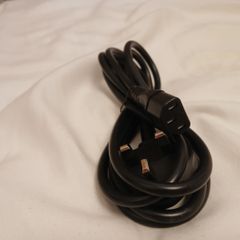 Power Cable - UK BS1363 (3 Pin) Plug to IEC320 C13 (Kettle/Computer) 2M