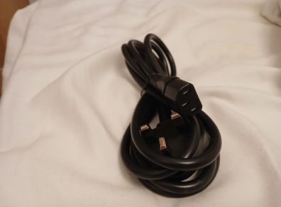 Power Cable - UK BS1363 (3 Pin) Plug to IEC320 C13 (Kettle/Computer) 2M
