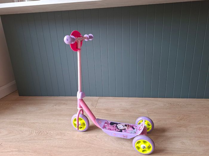 Three wheel Scooters
