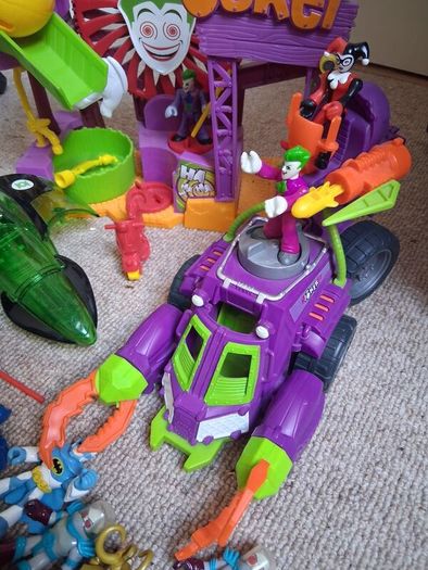 Joker fun house & Large Joker Tank