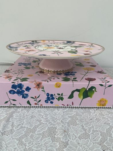 Maxwell Williams Cake Stand