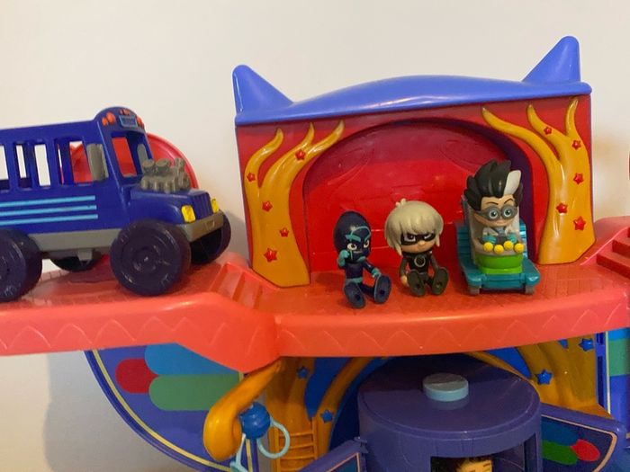 PJ Masks House, vehicles & characters