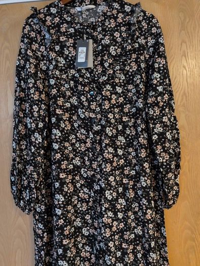 Primark Sustainable  Viscose Black Dress With A Small  Flower Pattern.Size 18.  B.N.W.T.