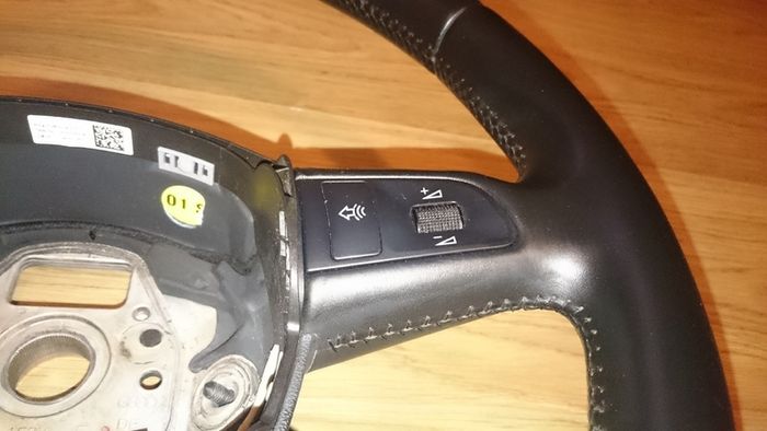 Genuine Audi A4 B7, A4B8, A6C6 Lether Multifunction Steering Wheel