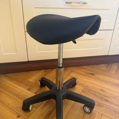 Cosmetic stool used for lashes/pedicures etc
