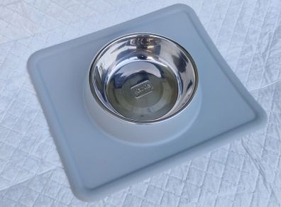 Silicone non-slip dog/pet bowl