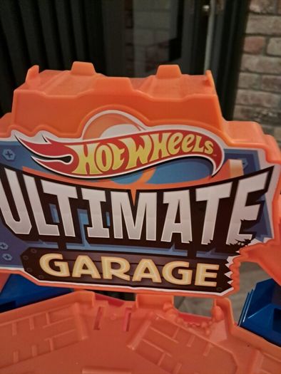Hot Wheels Ultimate Garage