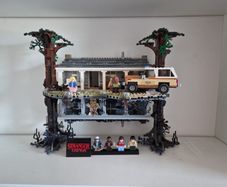 Stranger things house lego all characters included