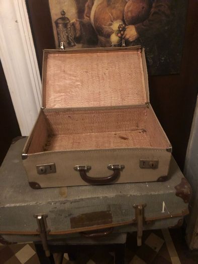 Vintage suitcase x2