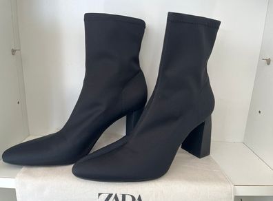 Black Elegant Ankle Boots Sz 6 / Eu 39 Satin Pull On Boots.  Jet Black.  Excellent Condition.
