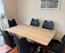 Kitchen/dining table and 6 chairs
