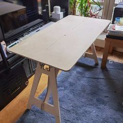 Flying Elephant Standing Desk