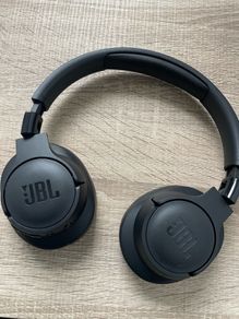 JBL   Wireless Headphones