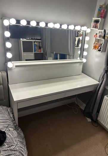 Ikea Micke desk & vanity mirror