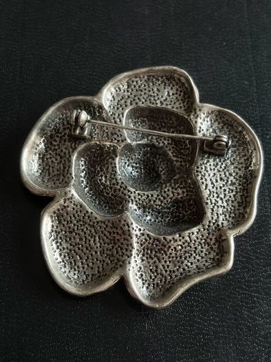 brooch