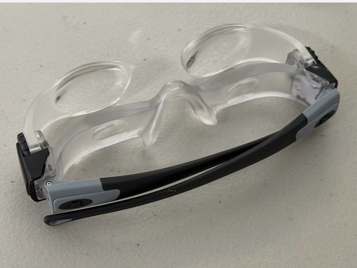 Eschenbach Max TV 2.1x TV Magnification Glasses with Case Made in Germany.