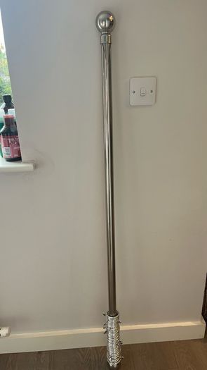 Ball curtain pole