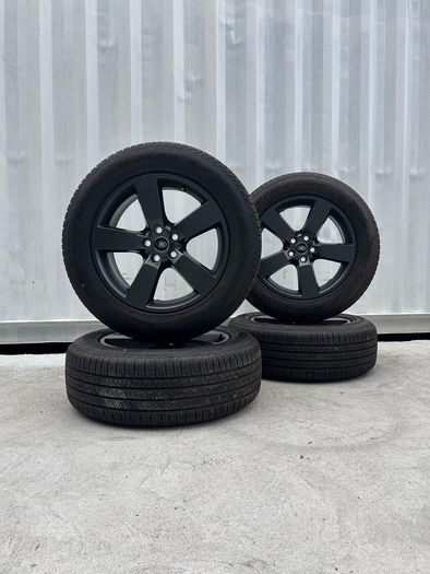 Genuine Land Rover Defender 20" Alloy Wheels - Pirelli LR Tyres