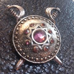 Shield and sword brooch, great condition, D18 post 4e