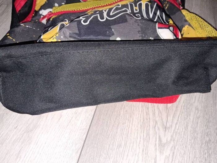 1 Euro Each To Clear!! - Variety Of Bags - Make Up, Toiletries, School, Etc
