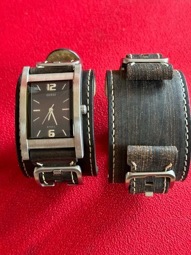 GUESS Men's watch + strap extra