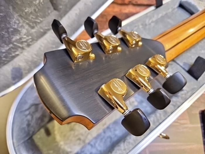 Lowden O-35
