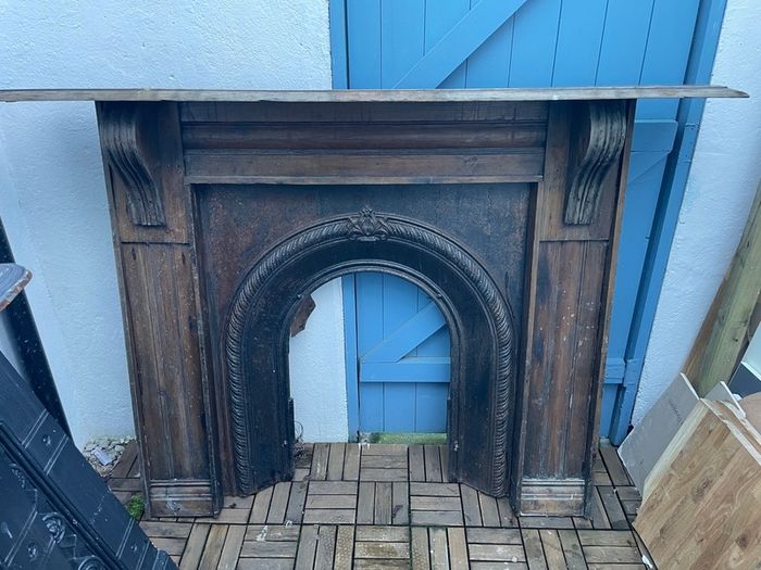 Victorian cast iron fireplace & wooden surround