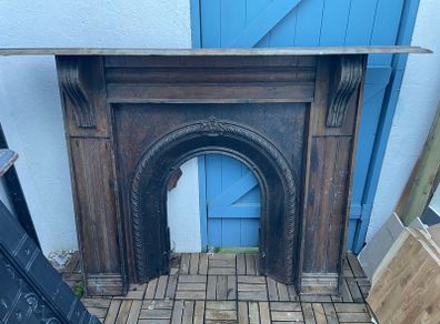 Victorian cast iron fireplace & wooden surround