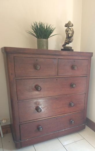 Antique chest of drawers.