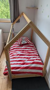 Montessori bed