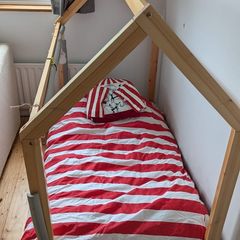 Montessori bed