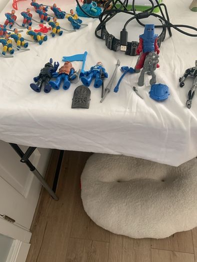 toys