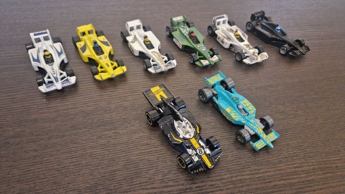 Hot Wheels Loose Bundle - Used Unboxed - Formula 1 Die-Cast Racing Car