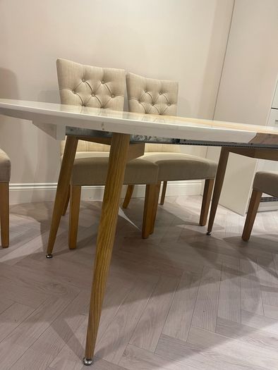 extendable dining table