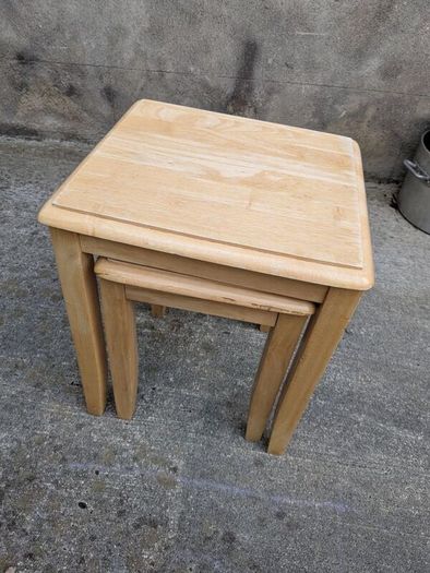 2 nesting coffee side tables FREE