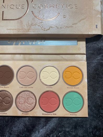 Dominique cosmetics latte 2 palette brand new