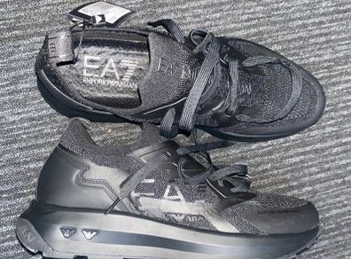 Emporio Armani EA7 Men's Trainers Size 43 brand new