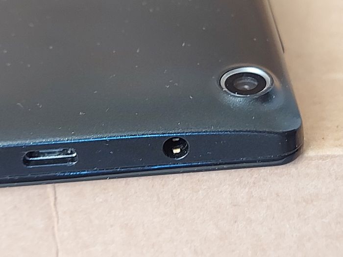 Lenovo Tab 2 Model A7-20F, 1GB Ram, 16GB HDD, in excellent condition