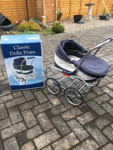 Dolls Classic Pram