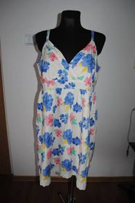 Papaya Maternity floral summer dress size UK18 EU46 Postage included