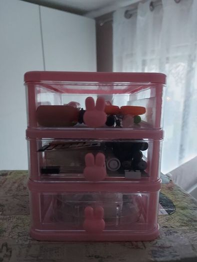 Storage box