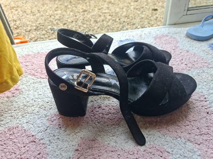 Black summery heels