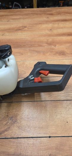 Robin hedge trimmer