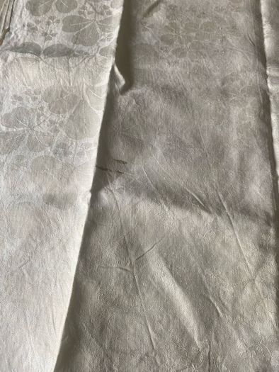 Linen table cloth